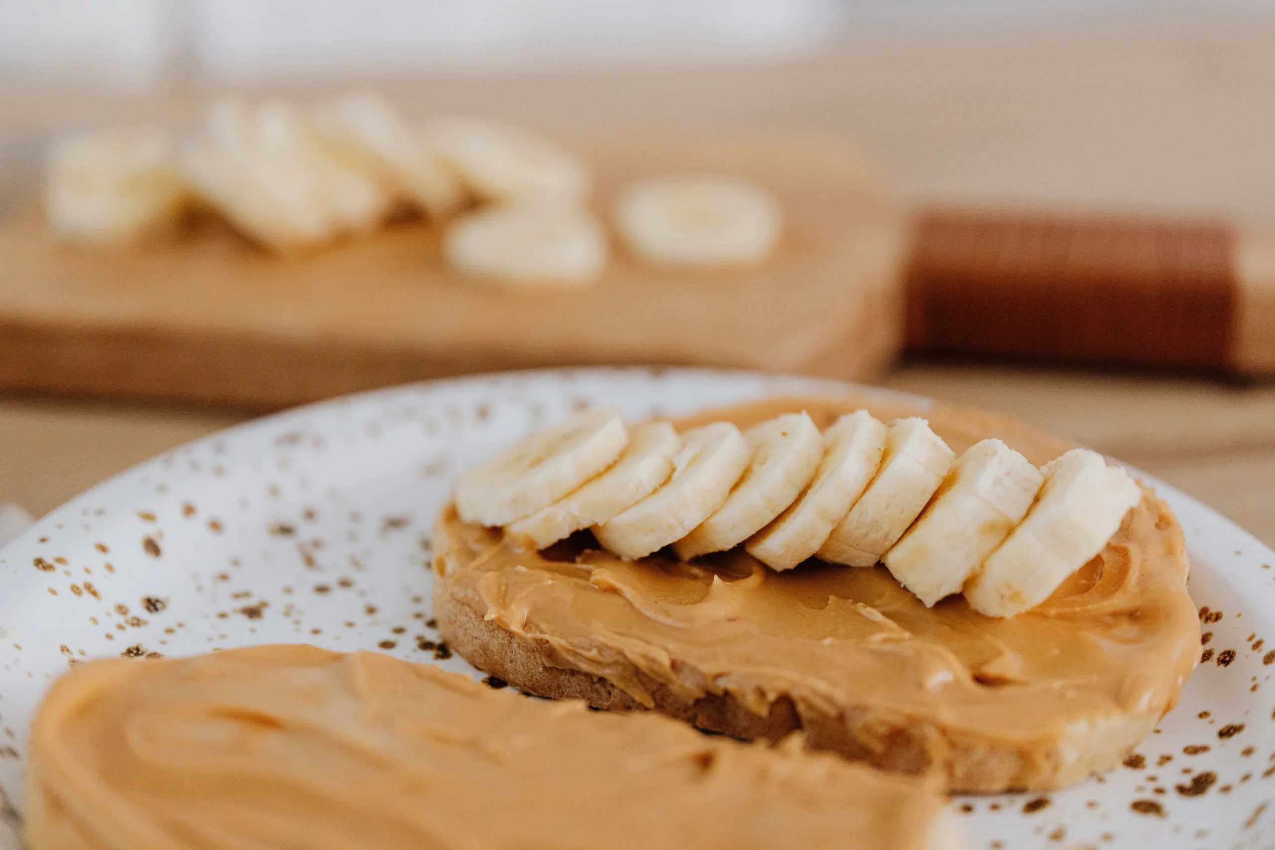 bread with peanut butter and banana